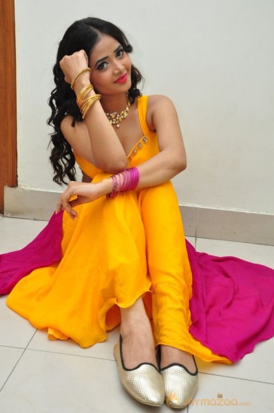 Shreya Vyas Sexy Hot Stills in Yellow Dress