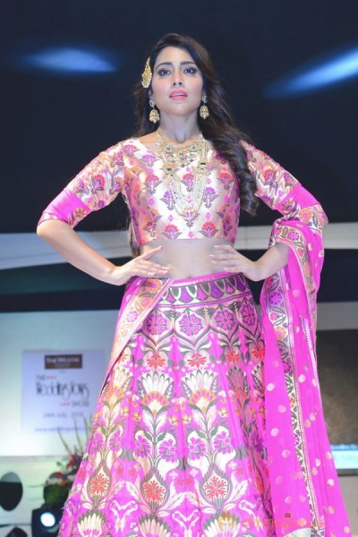 Shriya Saran Latest Pics