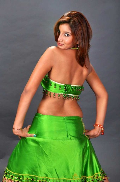  Vinisha Naidu Green Dress Pictures 