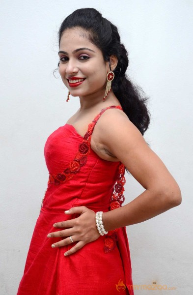  Vrushali Gosavi Red Dress Pics 