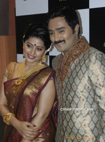 Actress Sneha at Azva Jewellery Collections Photo gallery