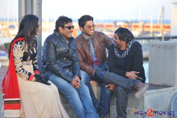 Allu Arjun & Jr.NTR At Spain Stills  — photo 9