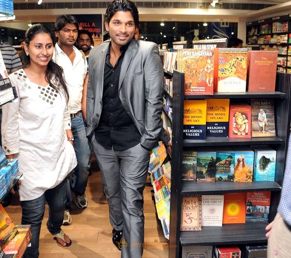 Allu Arjun at South Scope Gallery