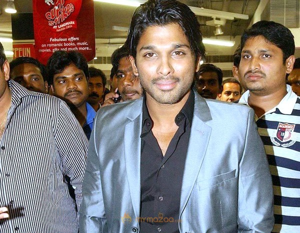 Allu Arjun at South Scope Gallery