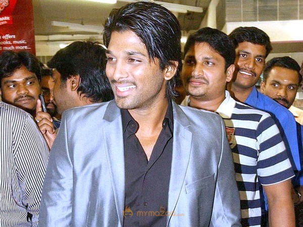 Allu Arjun at South Scope Gallery