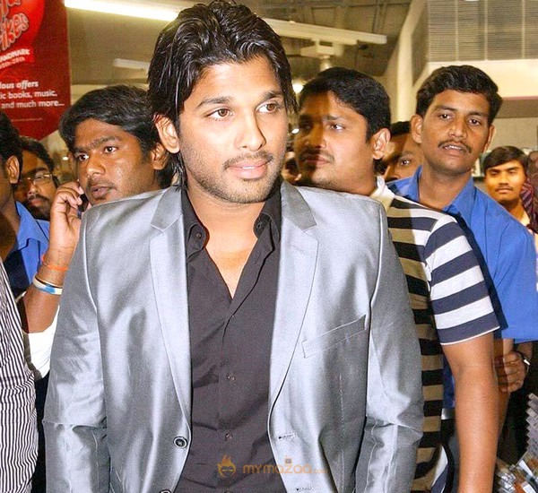 Allu Arjun at South Scope Gallery