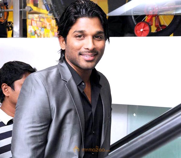 Allu Arjun at South Scope Gallery