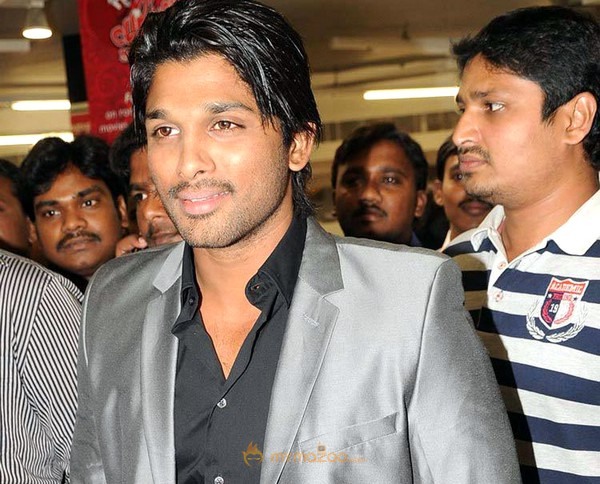 Allu Arjun at South Scope Gallery