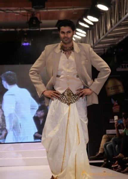 Blenders Pride Fashion Week 2012 2nd Day Photo Gallery