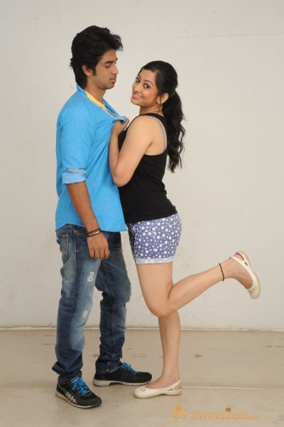 Cut Chesthe Movie Latest Photos