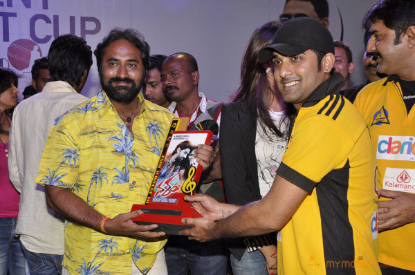 Dalam Movie Platinum Disk Event Pics