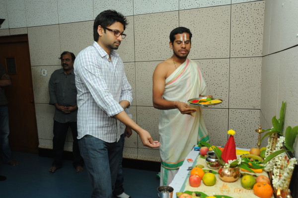 Emo Gurram Egaravachhu Movie Recording Stills 