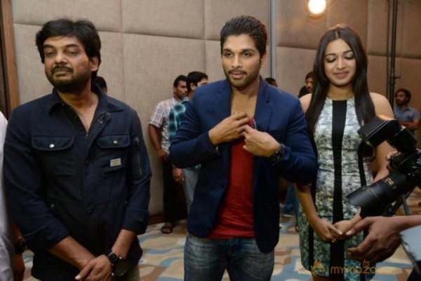 Iddarammayilatho Hexa Platinum Disc Function Photos