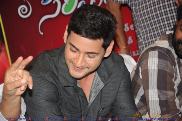 Mahesh babu at SVSC Press Meet Vijayawada 