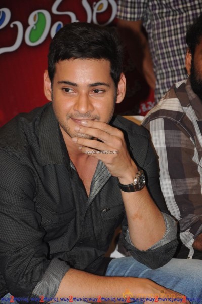 Mahesh babu at SVSC Press Meet Vijayawada 