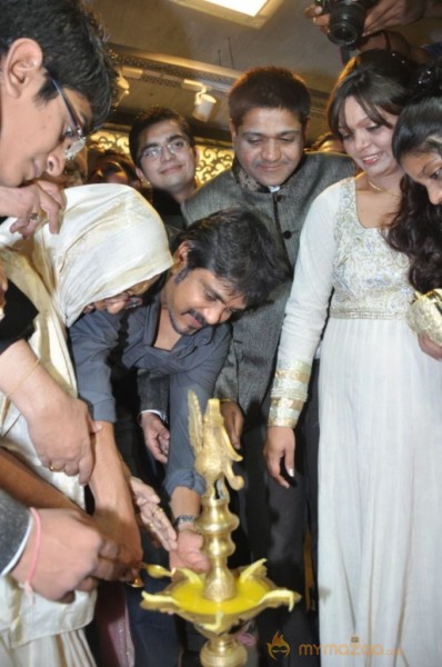 Nagarjuna and Madhurima Launch Home Mart