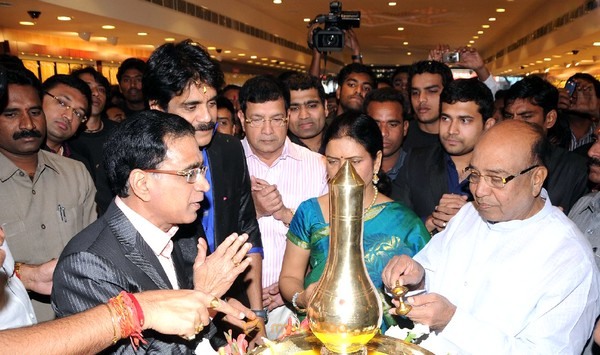 Nagarjuna launches Kalyan Jewellers at Hyderabad