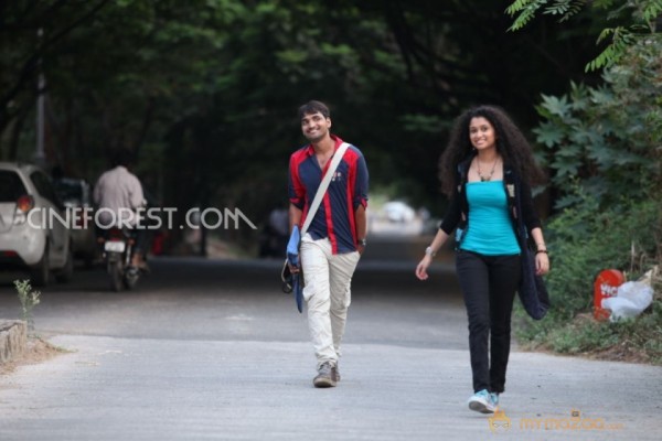 Pora Pove Movie Stills