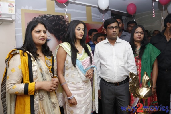 Priyamani Launch Lakme Salon  