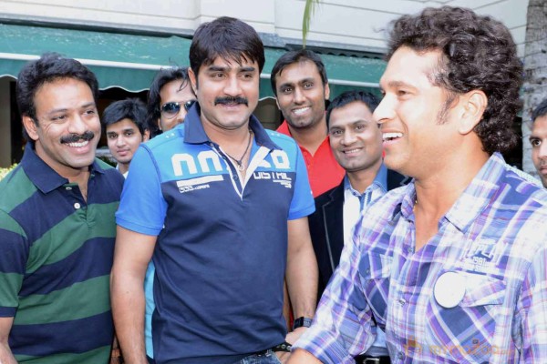 Telugu Warriors Team Meet Sachin Tendulkar & Laxman  