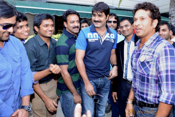 Telugu Warriors Team Meet Sachin Tendulkar & Laxman  