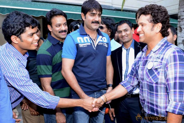 Telugu Warriors Team Meet Sachin Tendulkar & Laxman  