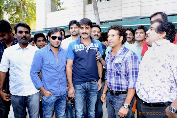 Telugu Warriors Team Meet Sachin Tendulkar & Laxman  