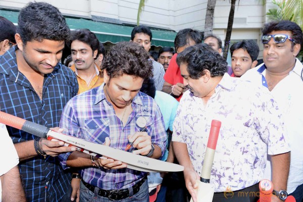 Telugu Warriors Team Meet Sachin Tendulkar & Laxman  