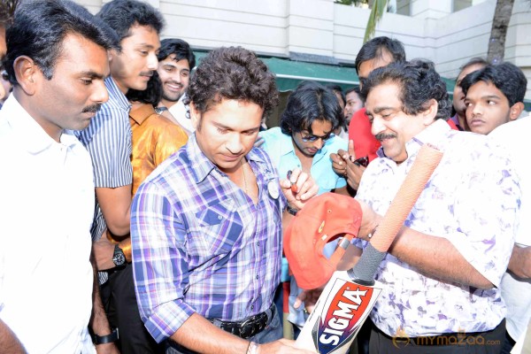 Telugu Warriors Team Meet Sachin Tendulkar & Laxman  