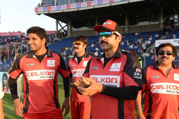 Telugu Warriors Vs Bhojpuri Dabanggs CCL 3 Match Gallery 