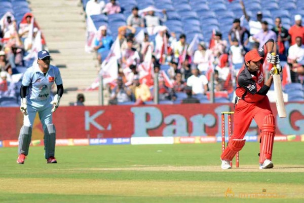 Telugu Warriors Vs Bhojpuri Dabanggs CCL 3 Match Gallery 