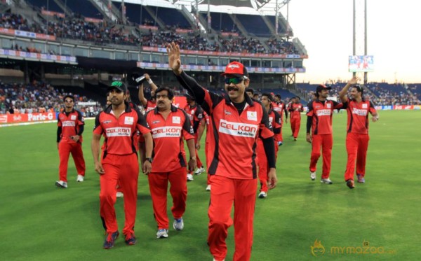 Telugu Warriors Vs Bhojpuri Dabanggs CCL 3 Match Gallery 