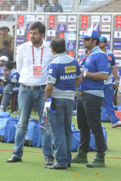 Telugu Warriors Vs Karnataka Bulldozers CCL 3 Match Gallery 