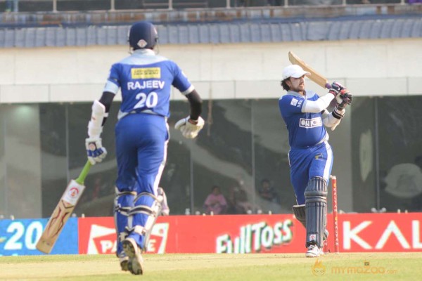 Telugu Warriors Vs Karnataka Bulldozers CCL 3 Match Gallery 