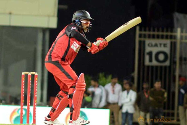 Telugu Warriors Vs Karnataka Bulldozers CCL 3 Match Gallery 