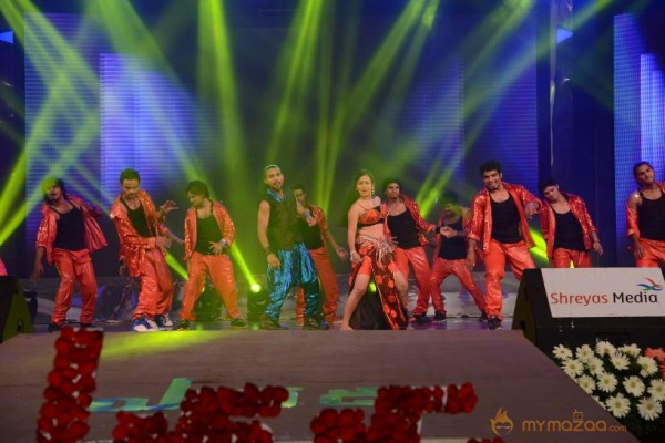 Yevadu Audio Launch Photos Set 3