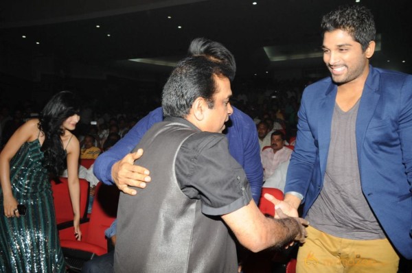 Yevadu Audio Launch Photos Set 5