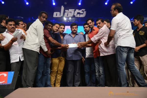 Yevadu Audio Launch Photos Set6