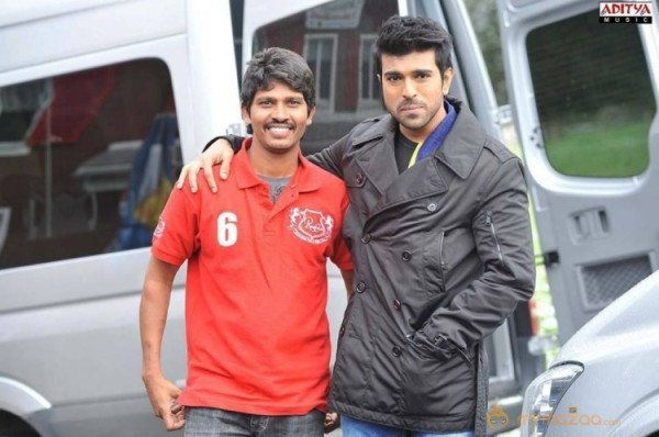 Yevadu Movie Working Stills