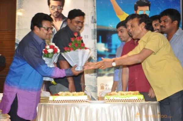 Yevadu Release Date Pressmeet Photos