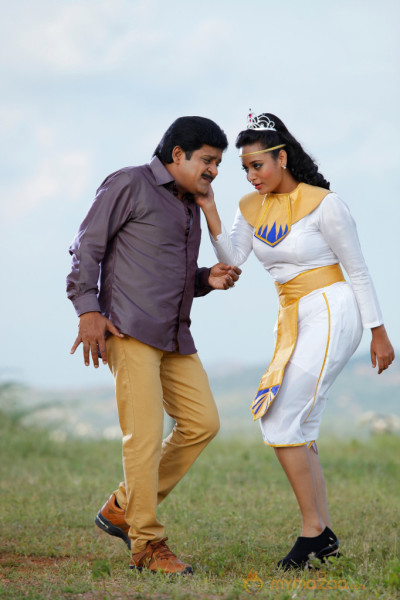 Ali Baba Okkade Donga Movie Stills 