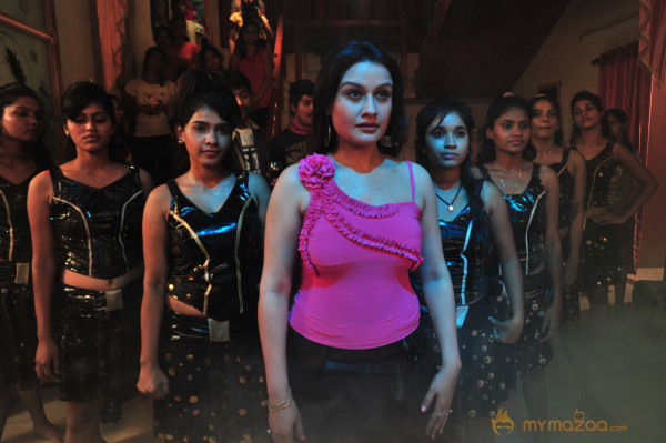 Amma Nanna Oorelithe Movie Item Song Stills 