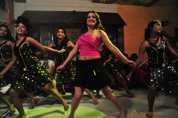 Amma Nanna Oorelithe Movie Item Song Stills 