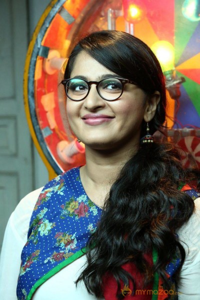 Anushka Shetty in Size Zero Movie Stills