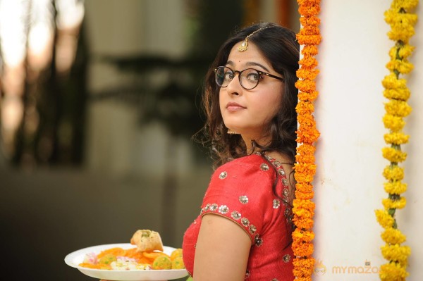 Anushka Shetty in Size Zero Movie Stills