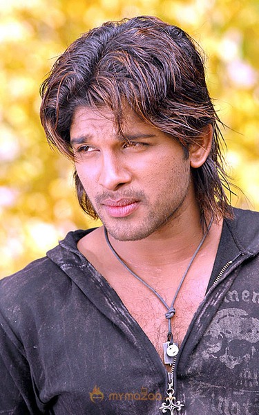 Desamuduru (2007) | Movie posters design, Allu arjun wallpapers, Galaxy  pictures