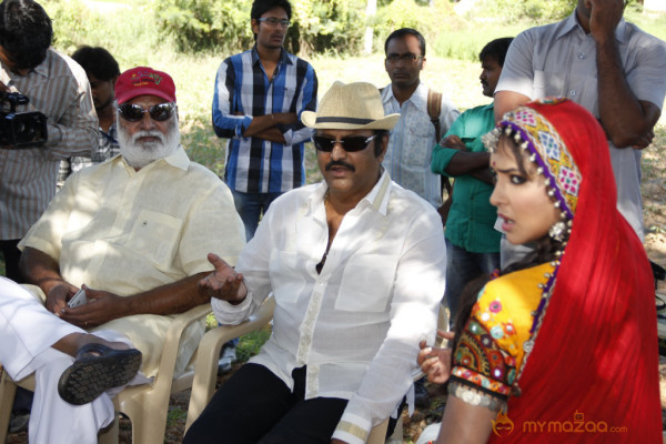 Doosukeltha Movie Onlocation Stills 