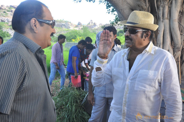 Doosukeltha Movie Onlocation Stills 