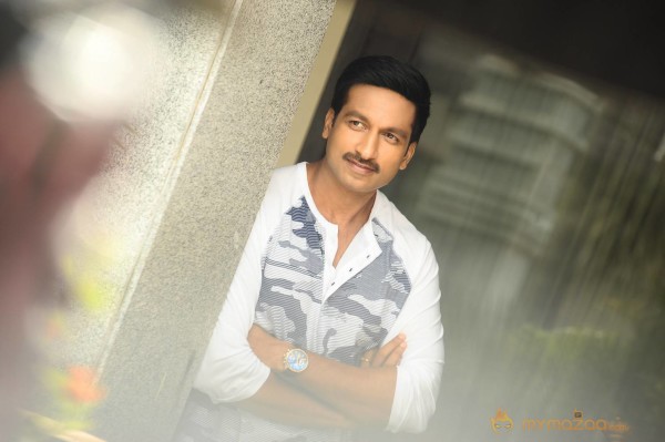 Gopichand Soukyam Telugu Movie Stills