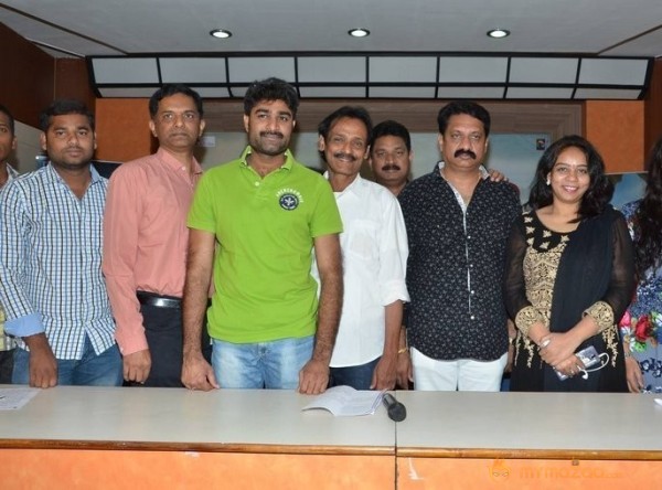 Mounam Movie Press Meet Stills